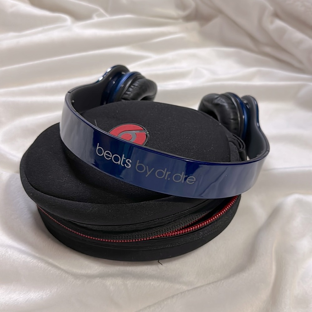 Blue Beats Solo by Dr. Dre